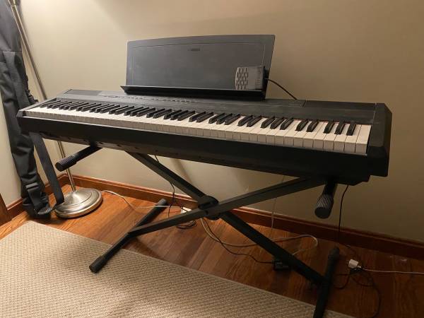 Yamaha P-105B 1