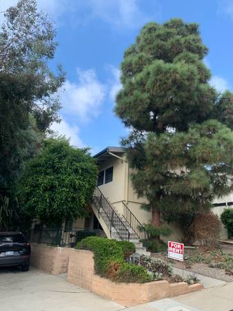 $2,525 / 2br - 760ft2 - ¡Amplio ático con hermosos techos con vigas! (San Diego)63865482313219120
