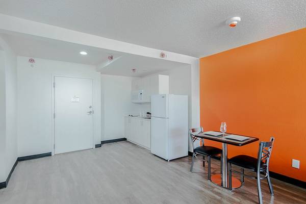 Siegel Rewards Program, Flat Screen TVs, Studio 1