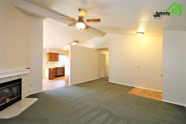 $1,995 / 3br - 1995ft2 - 2882 Sandstone Dr. Close to shopping and services in Anderson (Anderson)63972383885186124