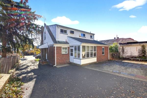 Create Memories with your Family! Pending in Garfield City. 4 Beds, 2 Baths 1