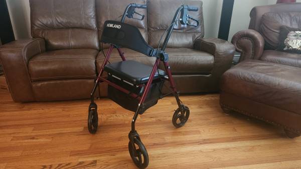 Walker - Almost new, Folding, Rollable, 350lb capacity 1