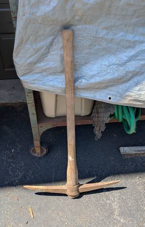 Pick axe / Pickaxe 1