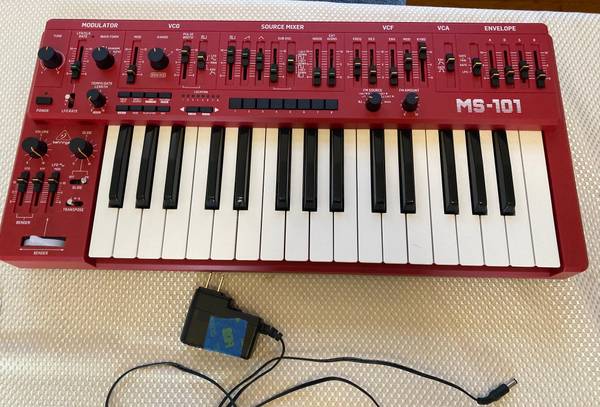 Behringer MS-101 1