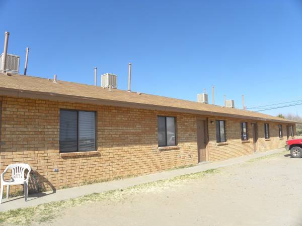 $985 / 2br - 833ft2 - Country Setting 2 bedroom 1 bath unit! (Las Cruces)63687932331651120