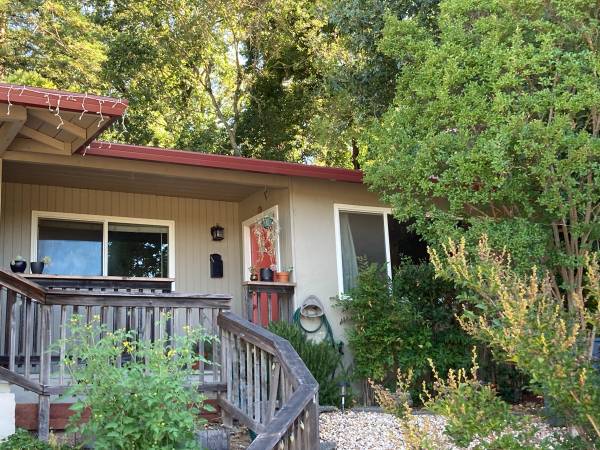 Room with a view in in Beautiful Downtown Healdsburg 1