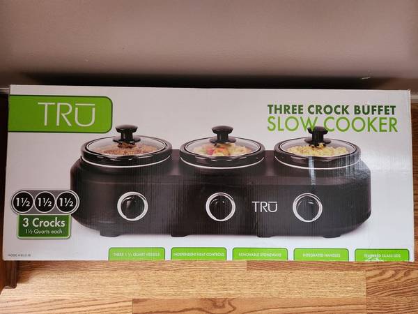 TRU Slow cooker. Three crook buffet. 1