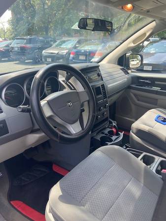 2010 Dodge Caravan - $3.350 (Peabody)63469899462019123