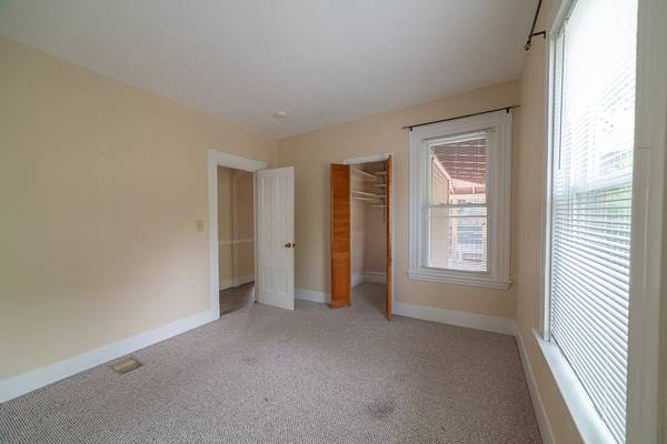 $2,750 / 2br - Malden 2 Bed/1 Bath Haven | Near Forestdale (Forestdale)63699256523393121
