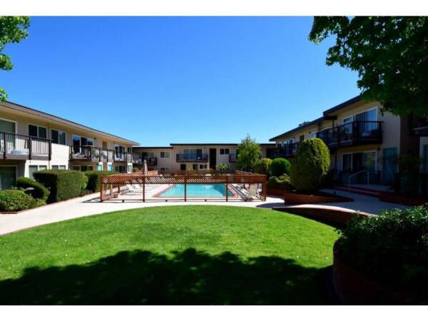 $3,300 / 2br - 921ft2 - Pet Friendly, Additional Storage Rooms Available to Rent (san rafael)63658013853057123