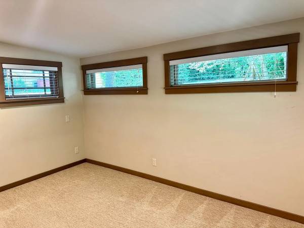 $2,000 / 2br - 1300ft2 - Charming 2 bedroom 1 bath bungalow is right for you. (Bainbridge Island)63866941660545122