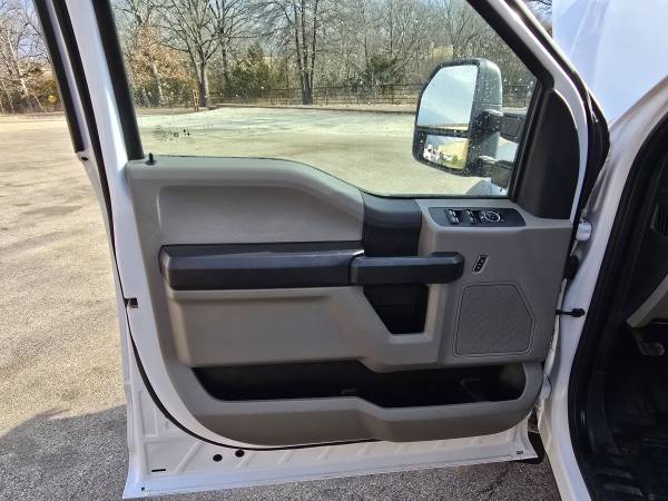 2022 Ford F550 6.7L 4x4 - Photo 11