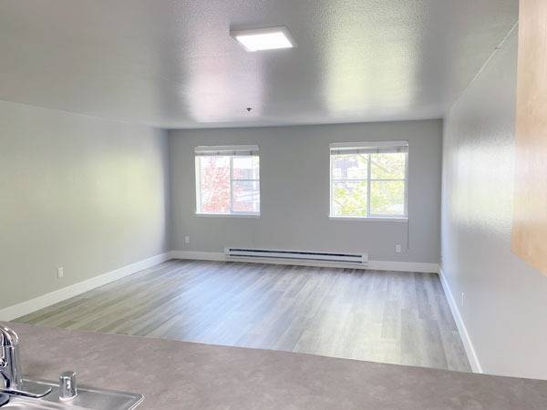 $2,395 / 2br - 773ft2 - 2BR apt with Large closets, Private patio! Modern kitchen, W/D inside (Seattle, Capitol Hill, First Hill)63866941962243120