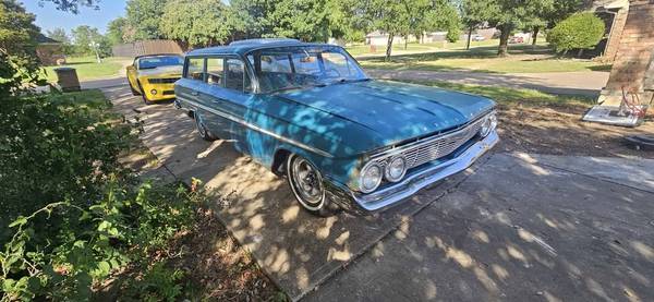 1961 Chevy Parkwood 4 door wagon running project - $12,500 (Sachse)63483973881091122
