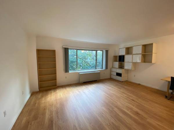 $1,775 / 527ft2 - Estudio Grande, Soleado y Tranquilo en Último Piso (Cleveland Park Metro)63822293276931121