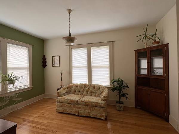 $1,250 / 1br - 600ft2 - Furnished Apt in historic neighborhood (Alpena)64037723250946120