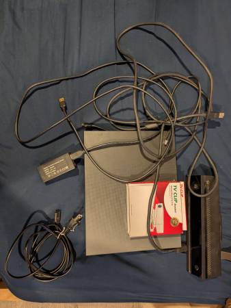 Xbox One Project Scorpio with Scorpio Edition Controller and Kinect 1