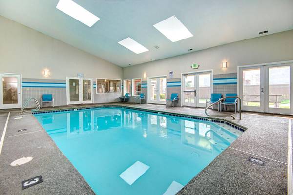 $1,537 / 1br - 708ft2 - Autumn Skies  Cozy Vibes at Centrepointe! Discounts for Boeing!! (Everett)63808131239683124