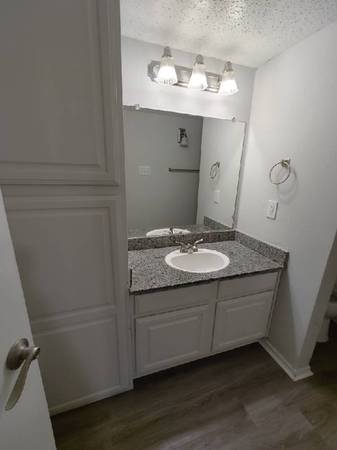 $849 / 1br - 630ft2 - Save on Rent, Not on Quality! (1400 Shady Ln, Bedford, TX)63846412065281120