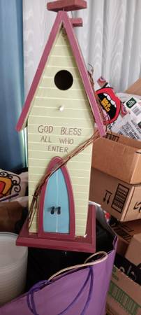WOOD BIRDHOUSE 1