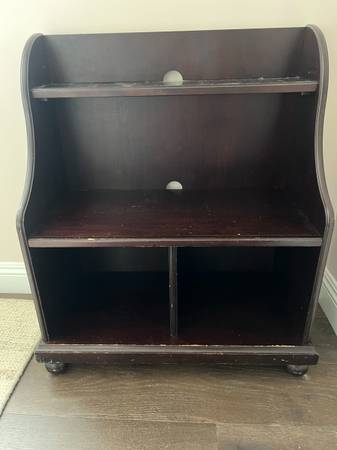 Bookshelf (Pottery Barn Kids) 1