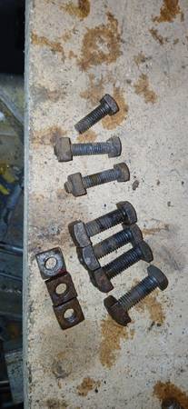Square bolts and nuts 1