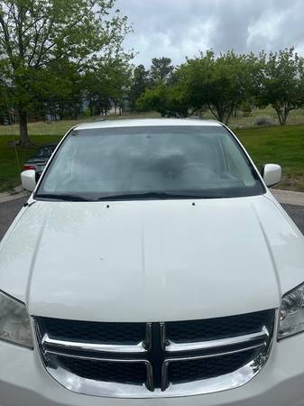 2012 Dodge Gr. Caravan - $7,900 (Aurora)63612420533123121