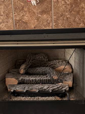 Ventless natural gas fireplace by Monessan 1