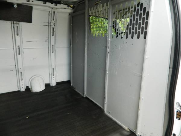2019 Chevrolet Express 2500 - Photo 11