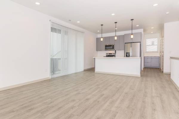 $3,400 / 3br - 1853ft2 - Be the first to call Landings at Gateway home! (Denver)63920604239235123