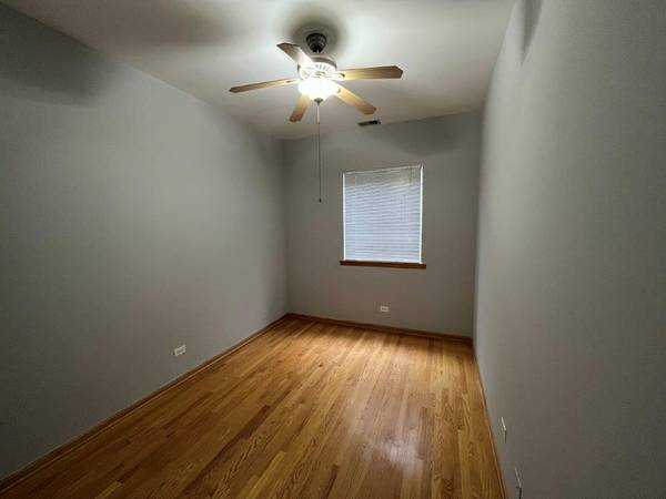 $2,495 / 3br - 3-Bed 2-B in Prime Pilsen LAUNDRY INUNIT AND PARKING INCLUDED! (Pilsen)63959875443586124