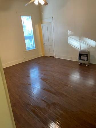 $1,100 / 2br - 850ft2 - 2 Bedroom 1 bathroom Downstairs unit Downtown Denison $1100 per month (617W Gandy Unit 1)63656583471363120