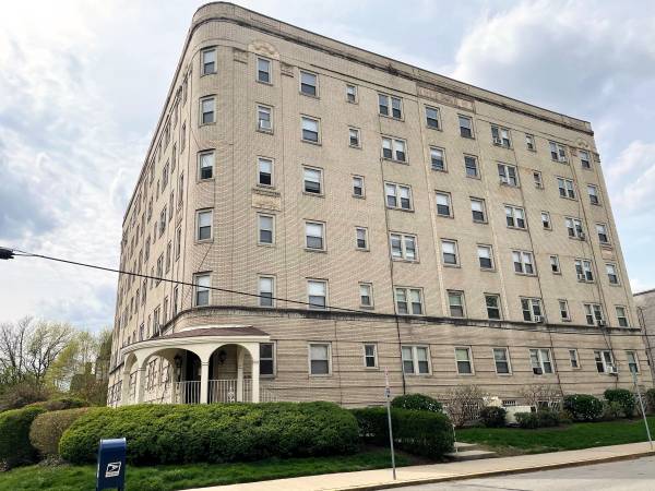 One Bedroom available at The Frontenac - Available January 1