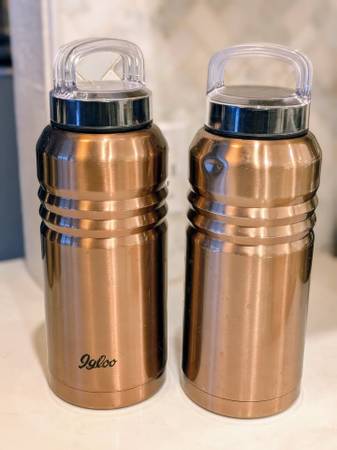 Assorted 64oz Insulated Growlers 1