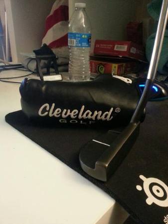 Like new Cleveland Classic 2 putter golf club 34" 1