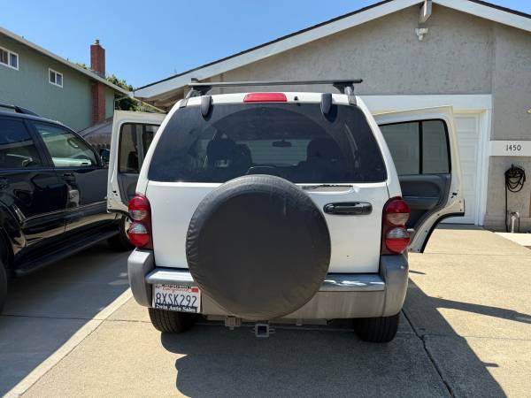2005 Jeep liberty 4 x 4 bajos kilómetros - $5,000 (fairfield / vacaville)63617816291843124