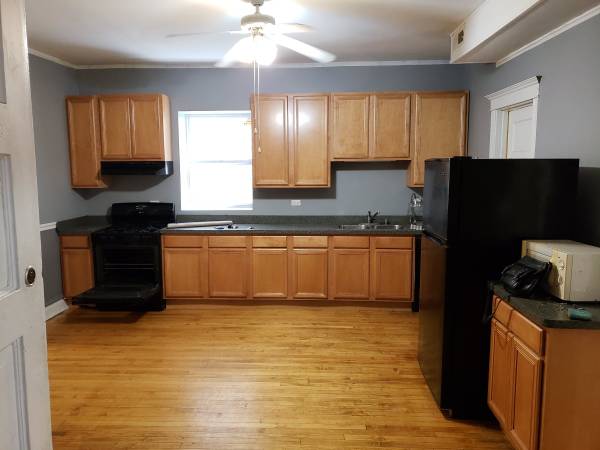 $1,600 / 2br - 2nd floor apt in Bridgeport 32nd & Morgan St (Chicago)64041645443970120
