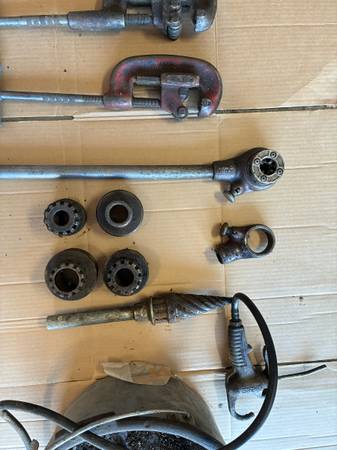 Pipe threading tools 1