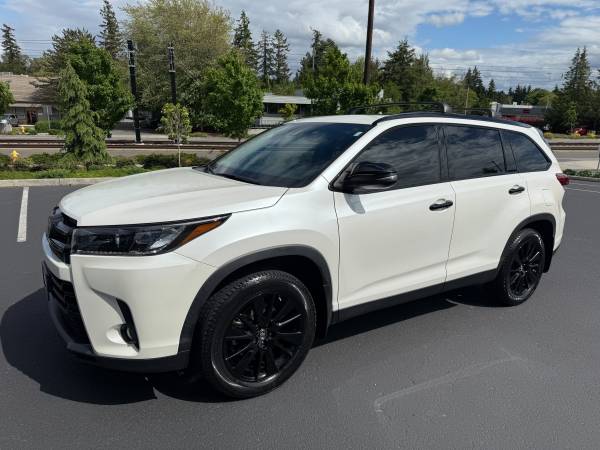 2019 Toyota Highlander SE AWD Nightshade Edition New Tires & Brakes - $29,995 (Bellevue (Local Owner))63623125297537121