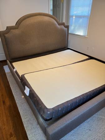 FREE KING BED FRAME AND BOX SPRINGS. MUST DISASSEMBLE AND PICKUP 1