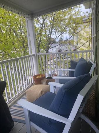 $3,200 / 2br - 800ft2 - Savin Hill OTB 2 bed / 1 bath - No Broker's Fee! Available Now (Savin Hill, Dorchester, MA)63931250453890123