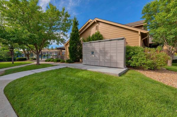 $1,483 / 3br - 1279ft2 - Pool, Garage, Carport (1040 Highland Vista Ave, Castle Rock, CO)63973356083587124
