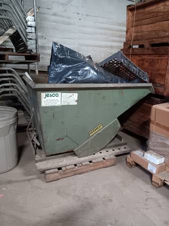 Dump Hopper for forklift 1