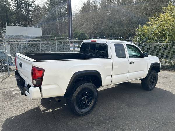2020 Toyota Tacoma Access Cab SR5 V6 4WD --Título limpio, automático, elevado-- - $33,995 (kirkland)63613935157505124