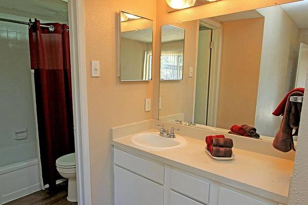 $1.075 / 1 habitación - 10 min al CENTRO | ¡Zona peatonal! (Far West Blvd)63310765129475122