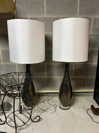 Two Lovely Table Lamps (2 lamps) 1