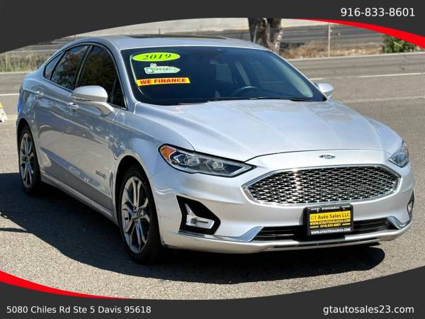 2019 Ford Fusion Electric Titanium Hybrid Sedan 4D Sedan 1