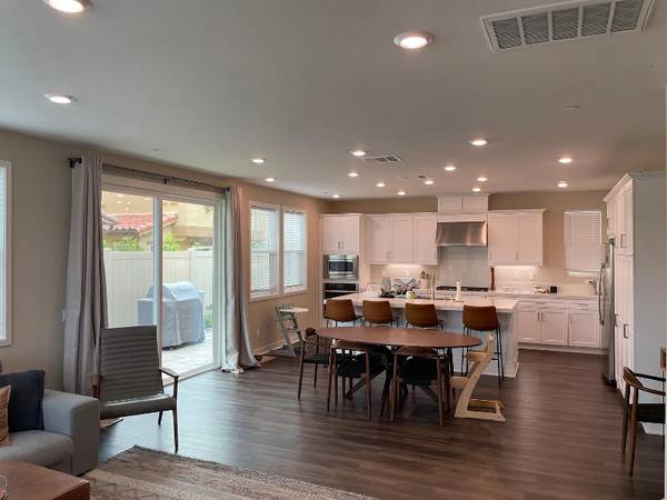 $5599.00 / 4br - 2325ft2 - Spacious 4 Bed, 3.5 Bath Multi-Family Unit in Carlsbad, CA - Available63878584144257123