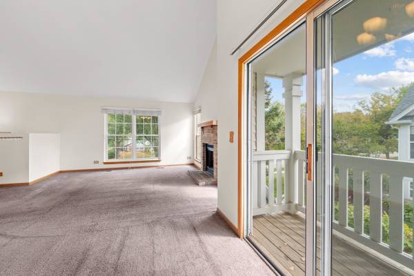 $2,400 / 3br - 1450ft2 - STUNNING 3 BED Townhouse (Grayslake)63844193538563123