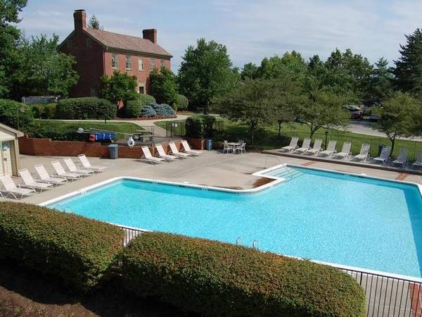 24 hour Laundry Facility, Full Size Washer Dryer Connections 1